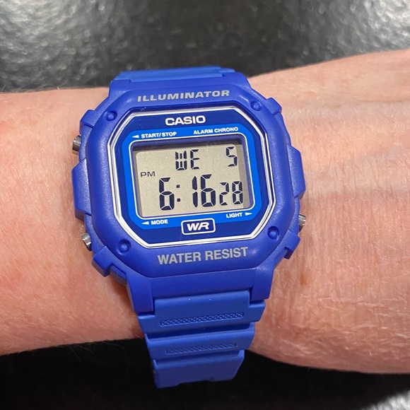 Casio Vibrant Blue Illuminator Watch - Picture 10 of 10
